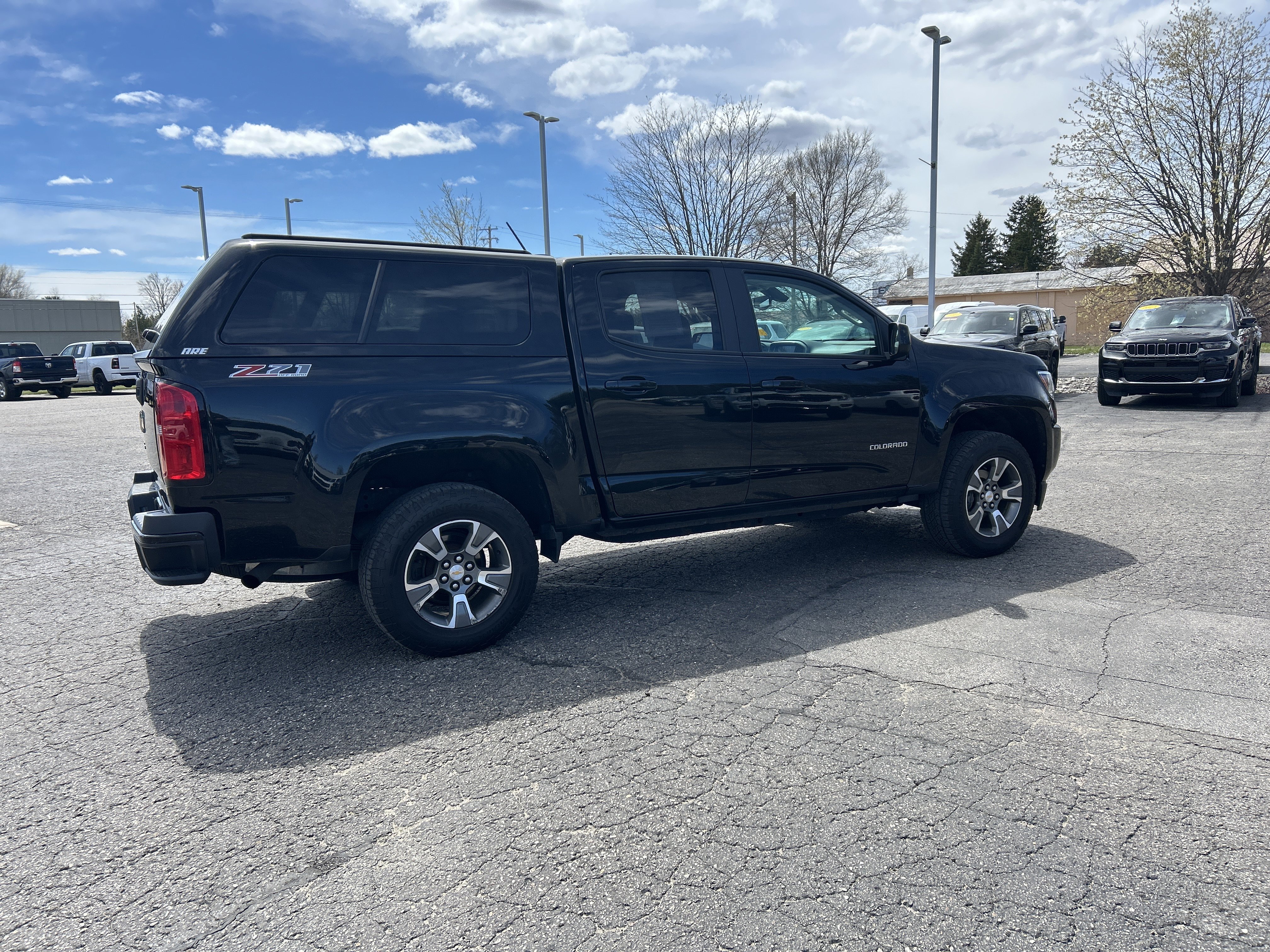 Used 2017 Chevrolet Colorado Z71 AWD/4WD image 3