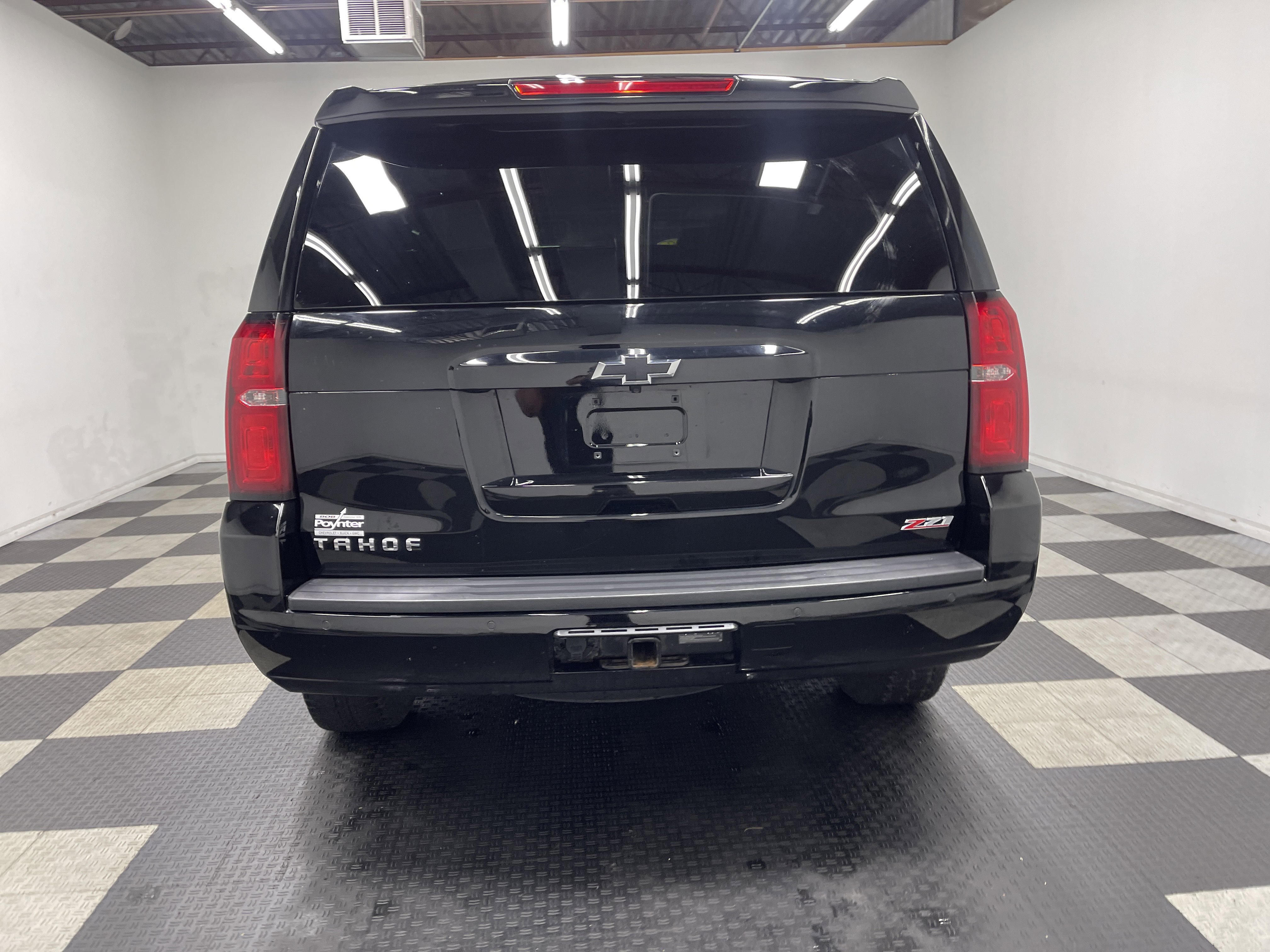 Used 2018 Chevrolet Tahoe LT w/ Luxury Package image 3
