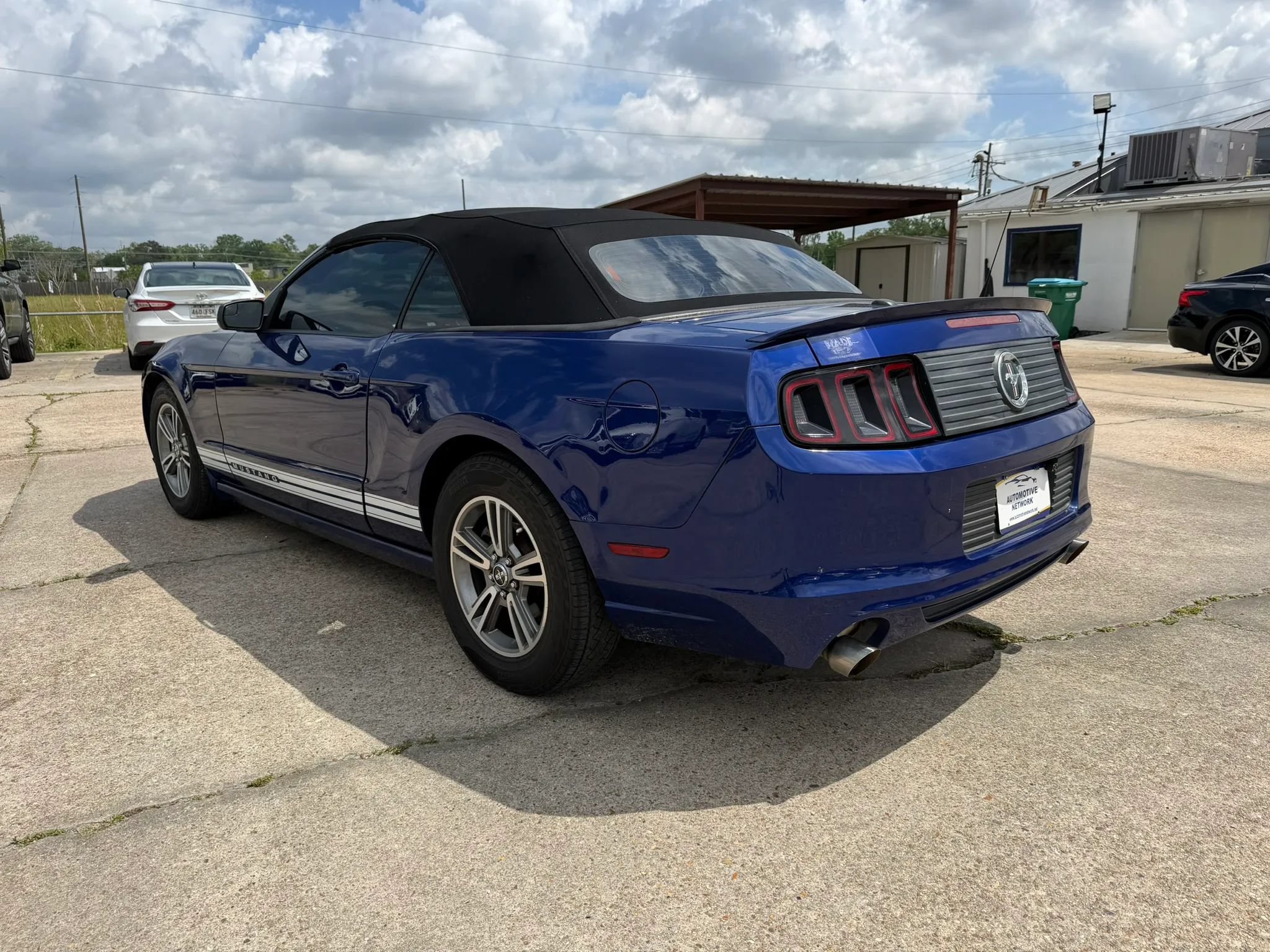 Used 2013 Ford Mustang Premium RWD image 3