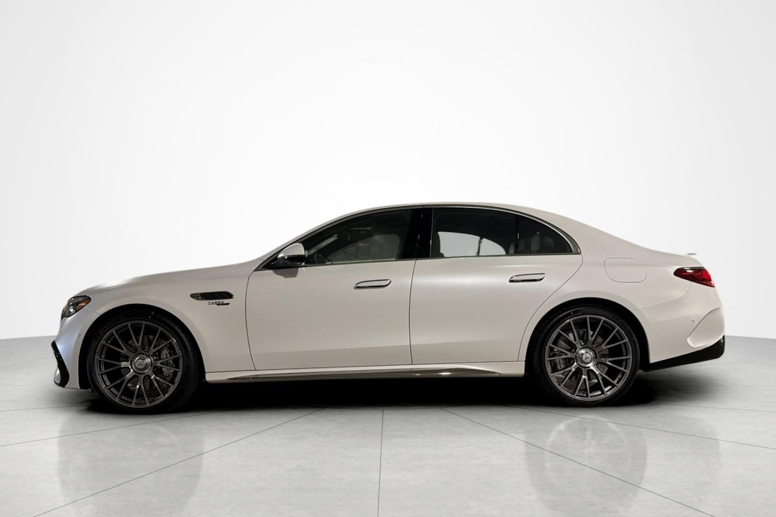 New 2027 Mercedes-Benz E 53 AMG e 4MATIC Sedan image 2