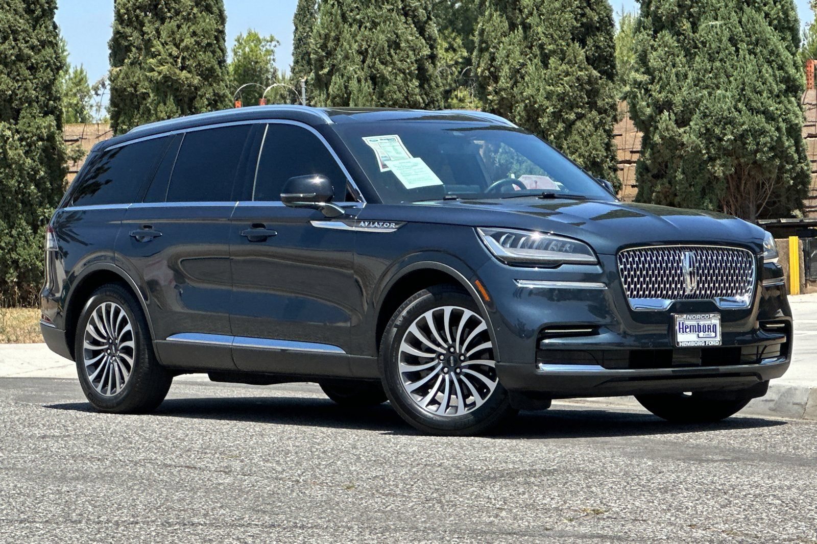 Used 2023 Lincoln Aviator Reserve w/ Equipment Group 201A RWD image 2