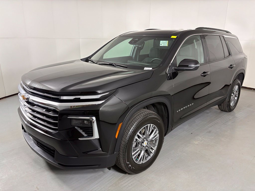 Used 2026 Chevrolet Traverse LT FWD image 4