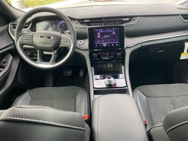 New 2025 Jeep Grand Cherokee L Altitude AWD/4WD image 35