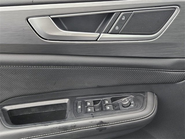 Certified 2025 Volkswagen Atlas Cross Sport SE image 29