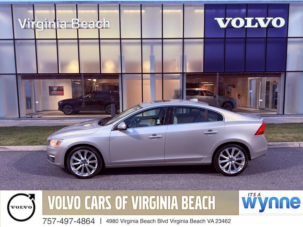 Used 2018 Volvo S60 T5 Inscription FWD image 1