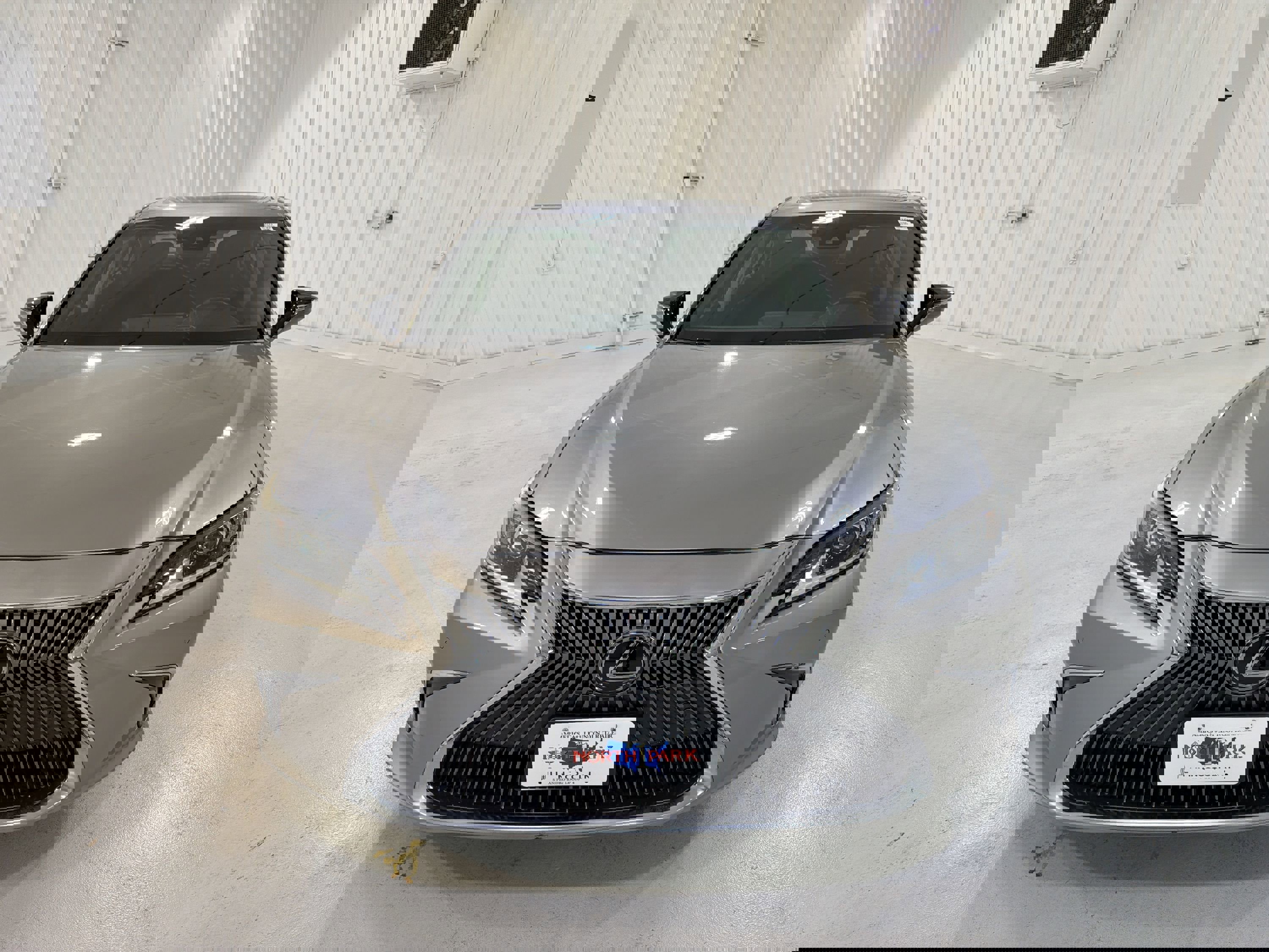 Used 2019 Lexus ES 350 w/ Ultra Luxury Package image 32