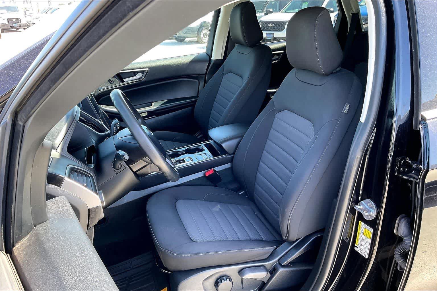 Certified 2024 Ford Edge SE w/ Black Appearance Package AWD/4WD image 11