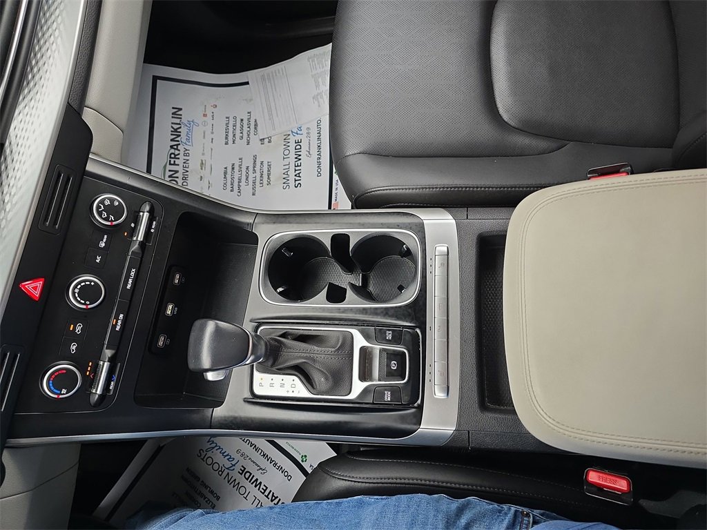 Used 2023 Kia Carnival LX image 26