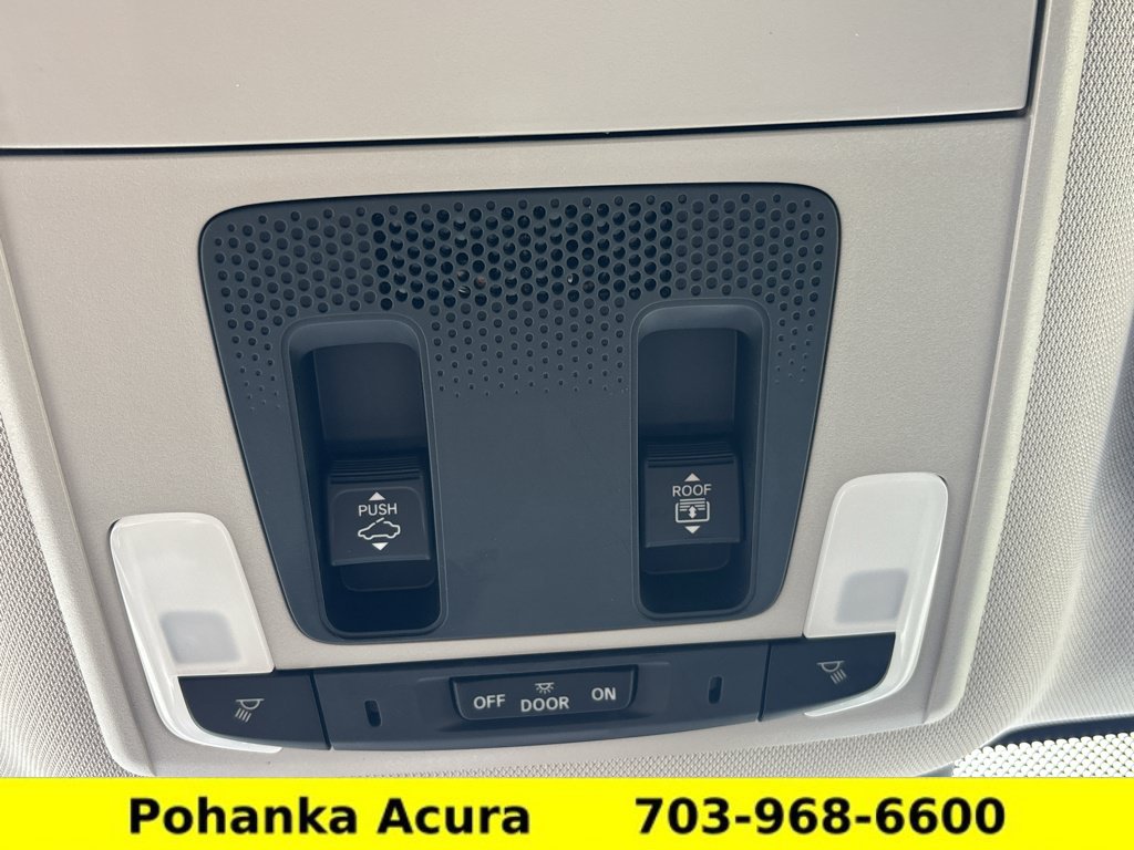 Used 2024 Honda Pilot Touring image 19