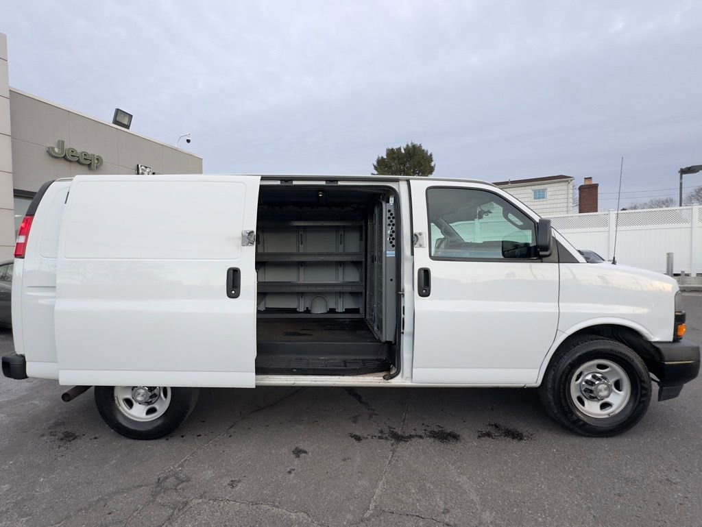 Used 2019 Chevrolet Express 2500 RWD image 10