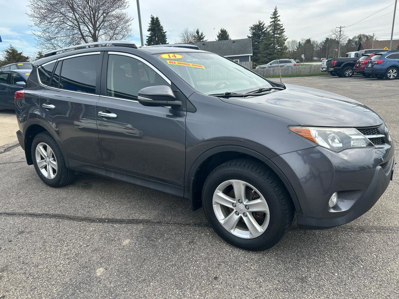 Used 2014 Toyota RAV4 XLE AWD/4WD image 5