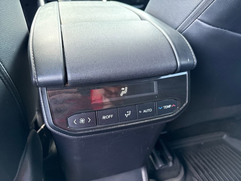 Used 2022 Toyota Highlander XLE image 36