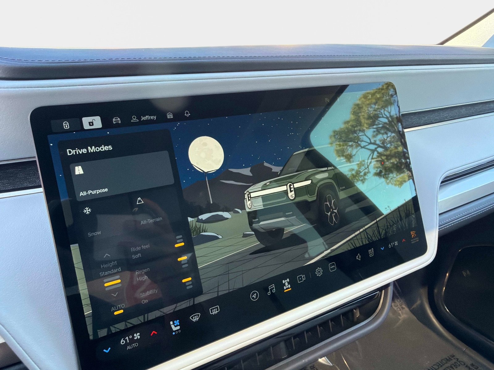 Used 2024 Rivian R1T Adventure image 44