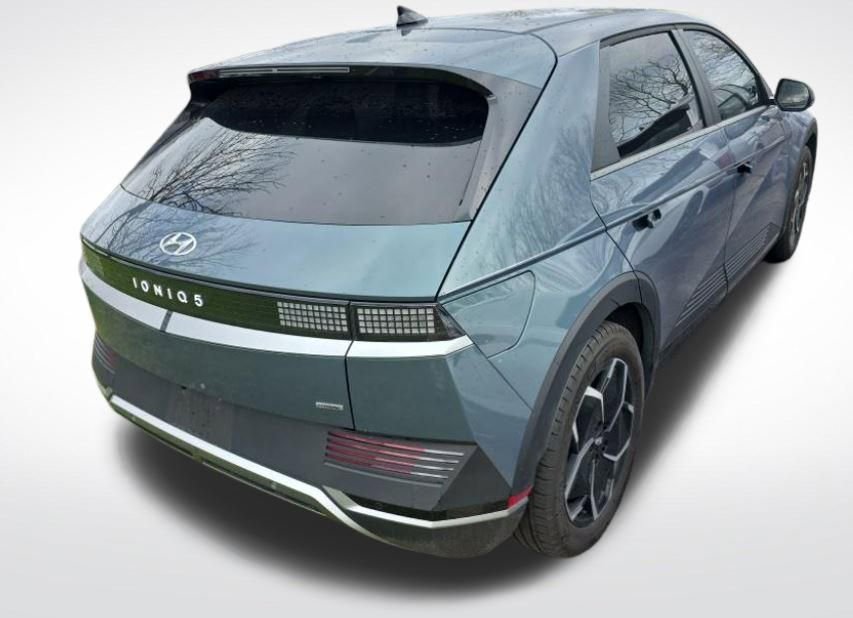 Used 2024 Hyundai Ioniq 5 SEL image 3