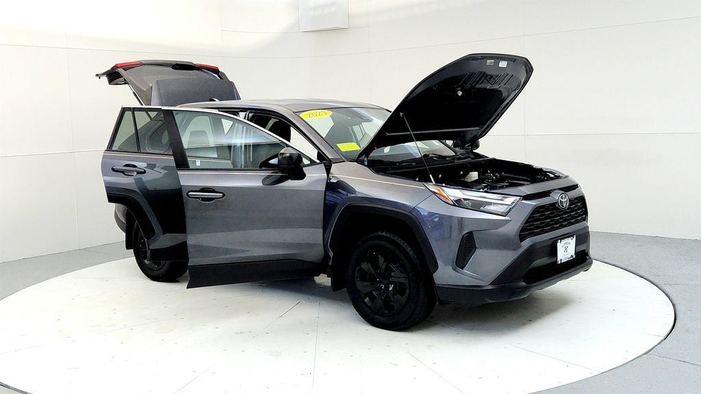 Used 2023 Toyota RAV4 LE AWD/4WD image 12