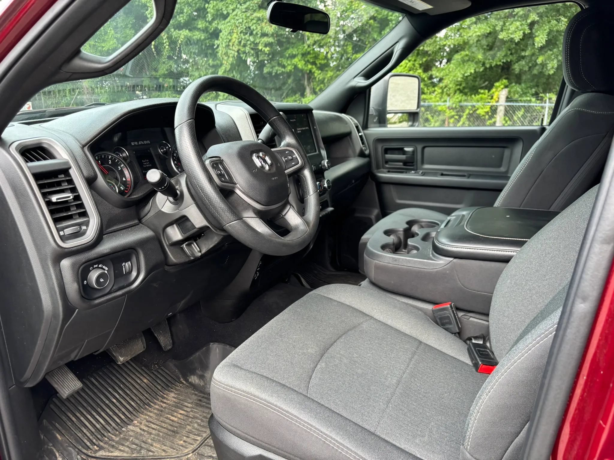 Used 2024 RAM 2500 Tradesman w/ Chrome Appearance Group AWD/4WD image 11