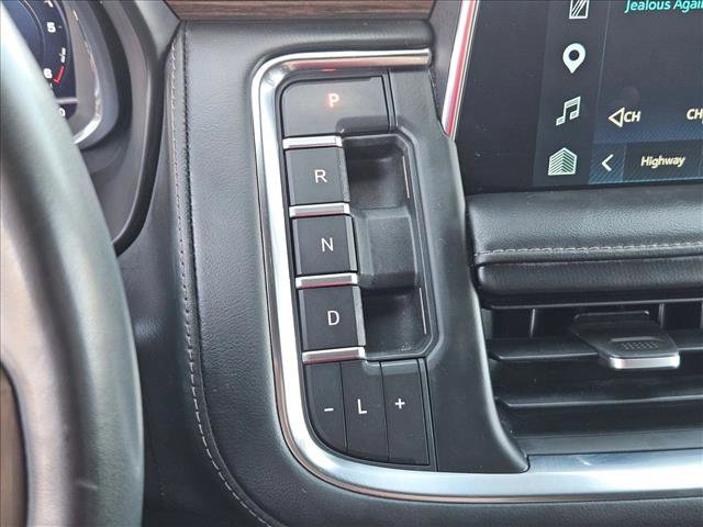 Used 2023 Chevrolet Suburban High Country AWD/4WD image 17