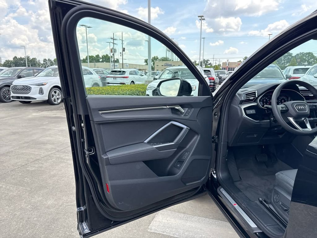 New 2025 Audi Q3 2.0T Premium image 22