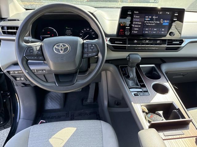 Used 2024 Toyota Sienna LE image 17
