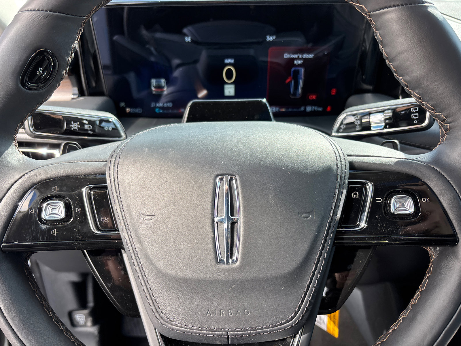 New 2026 Lincoln Aviator Reserve AWD/4WD image 16