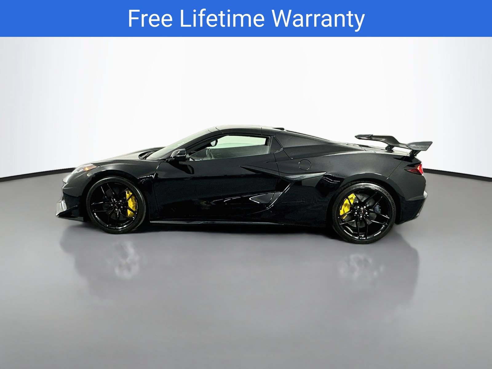 New 2027 Chevrolet Corvette Z06 w/ Z07 Performance Package RWD image 5