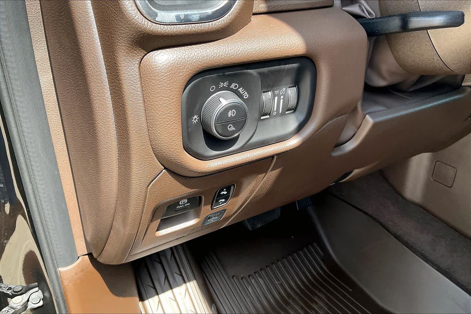 New 2027 RAM 1500 Laramie w/ Laramie Preferred Package AWD/4WD image 18