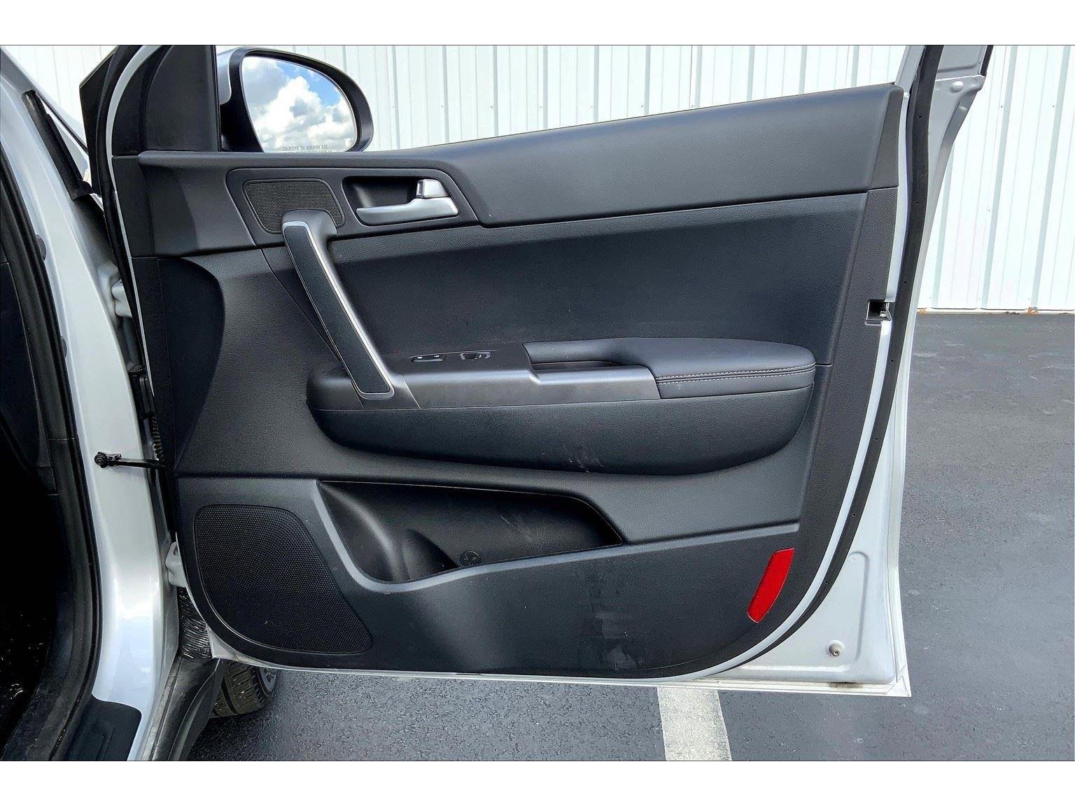 Used 2022 Kia Sportage LX image 23