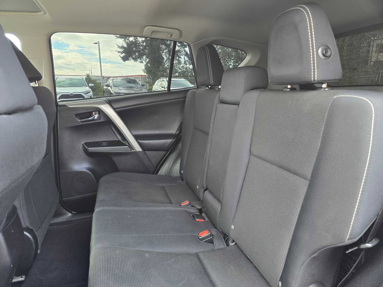 Used 2016 Toyota RAV4 XLE image 17