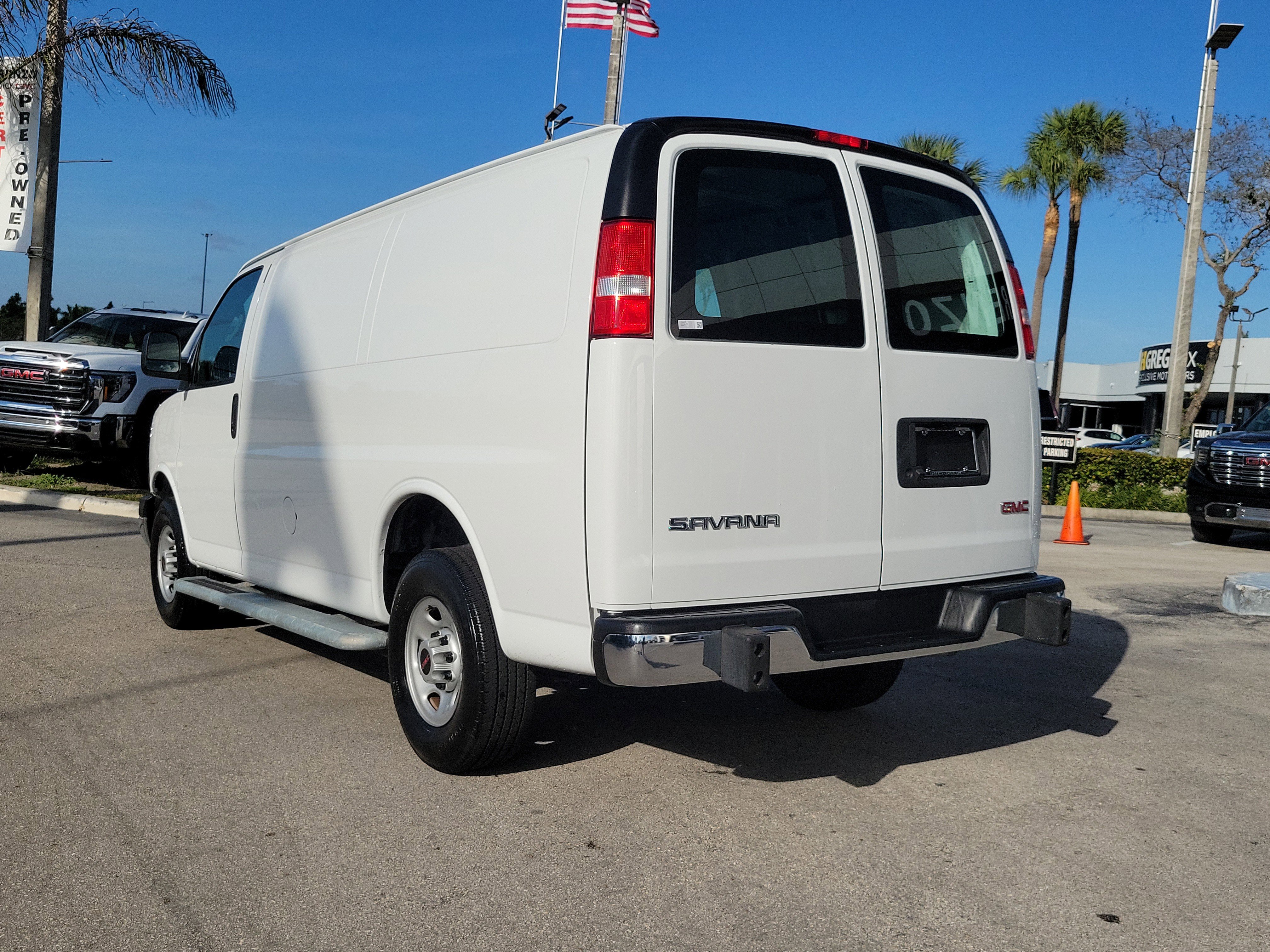 Used 2024 GMC Savana 2500 w/ Driver Convenience Package image 7