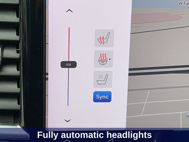 Used 2025 Chrysler Pacifica Limited image 33