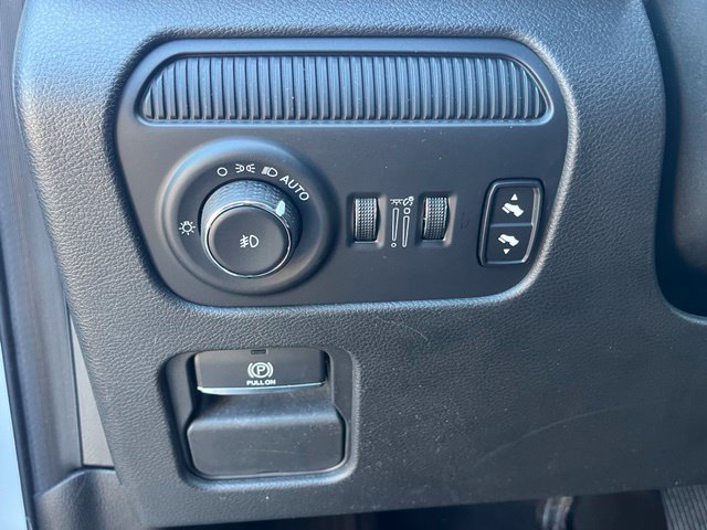 Used 2024 Jeep Wagoneer L Series II AWD/4WD image 6