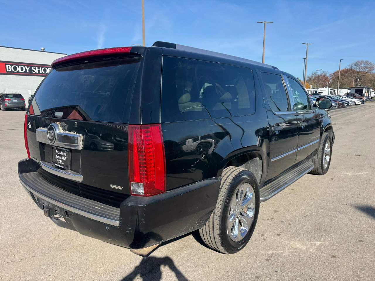 Used 2007 Cadillac Escalade ESV AWD image 3