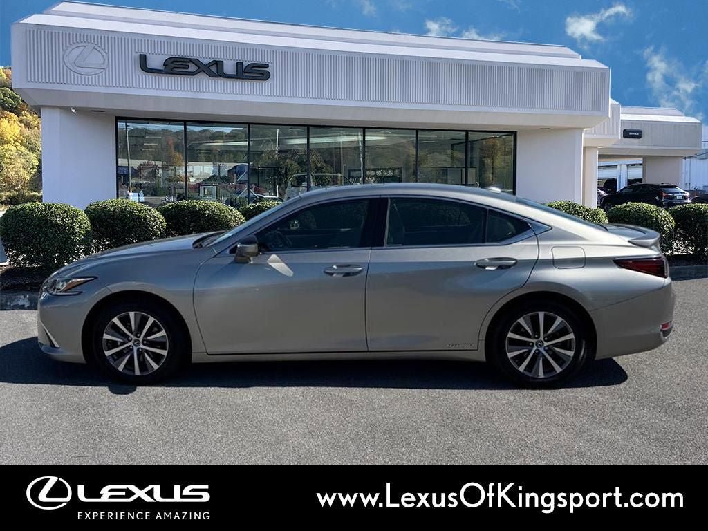 Used 2021 Lexus ES 300h w/ Premium Package FWD image 2