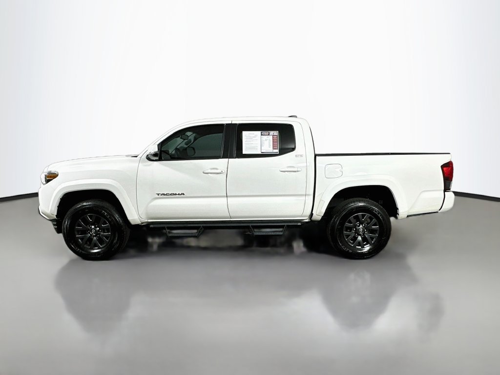 Used 2022 Toyota Tacoma SR5 w/ Technology Package RWD image 5