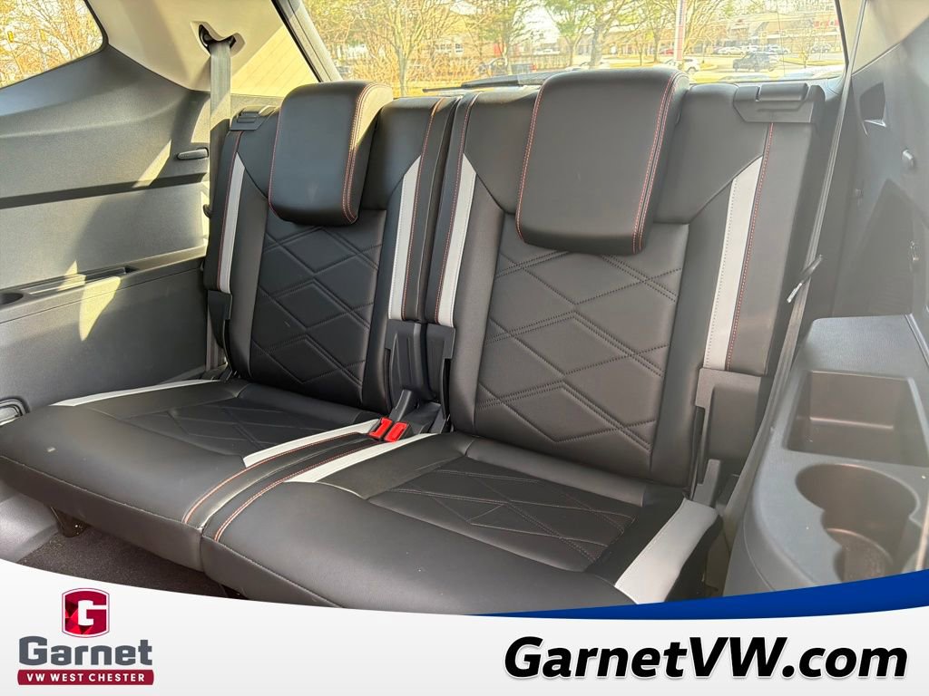 Used 2024 Volkswagen Atlas Peak Edition SE image 41