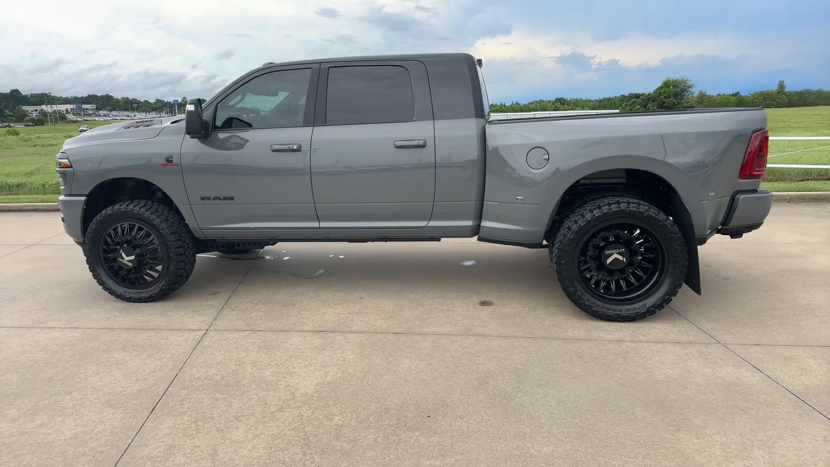 Used 2026 RAM 3500 Laramie w/ Night Edition AWD/4WD image 6