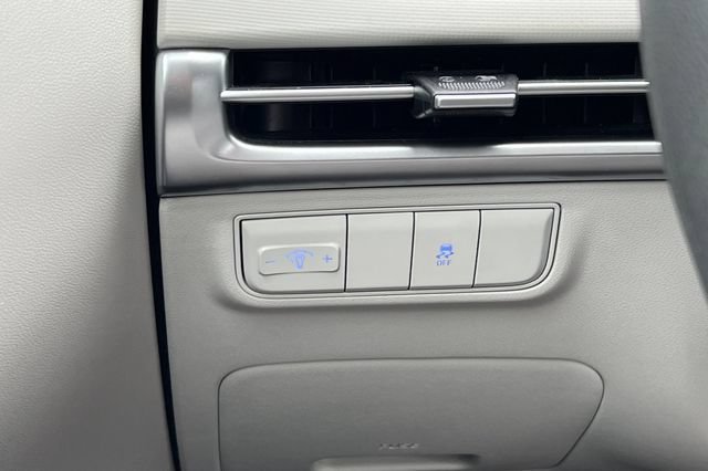 Certified 2025 Hyundai Tucson SE FWD image 36