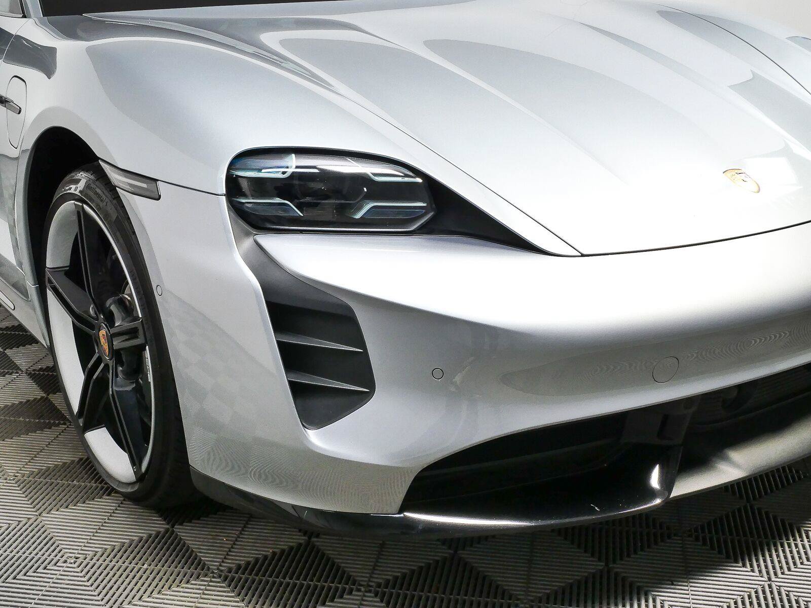 Certified 2020 Porsche Taycan Turbo AWD/4WD image 39