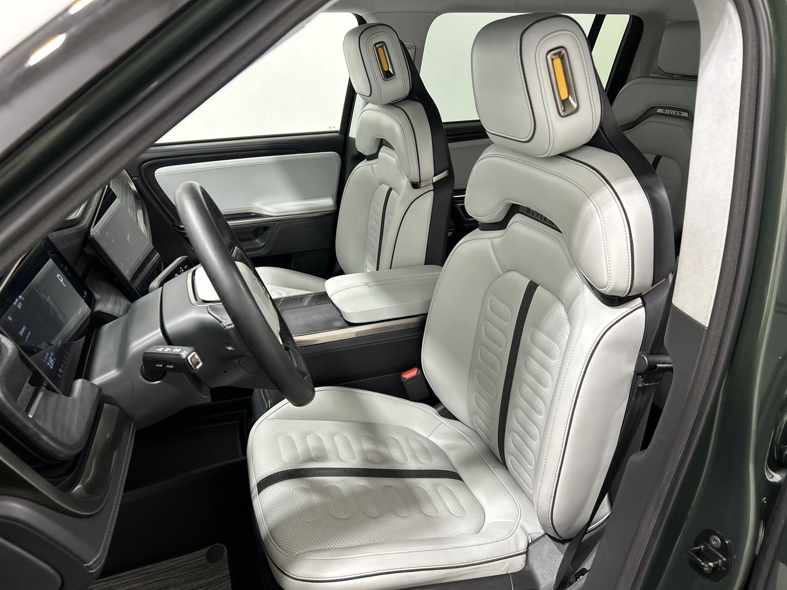 Used 2024 Rivian R1S Adventure AWD/4WD image 20