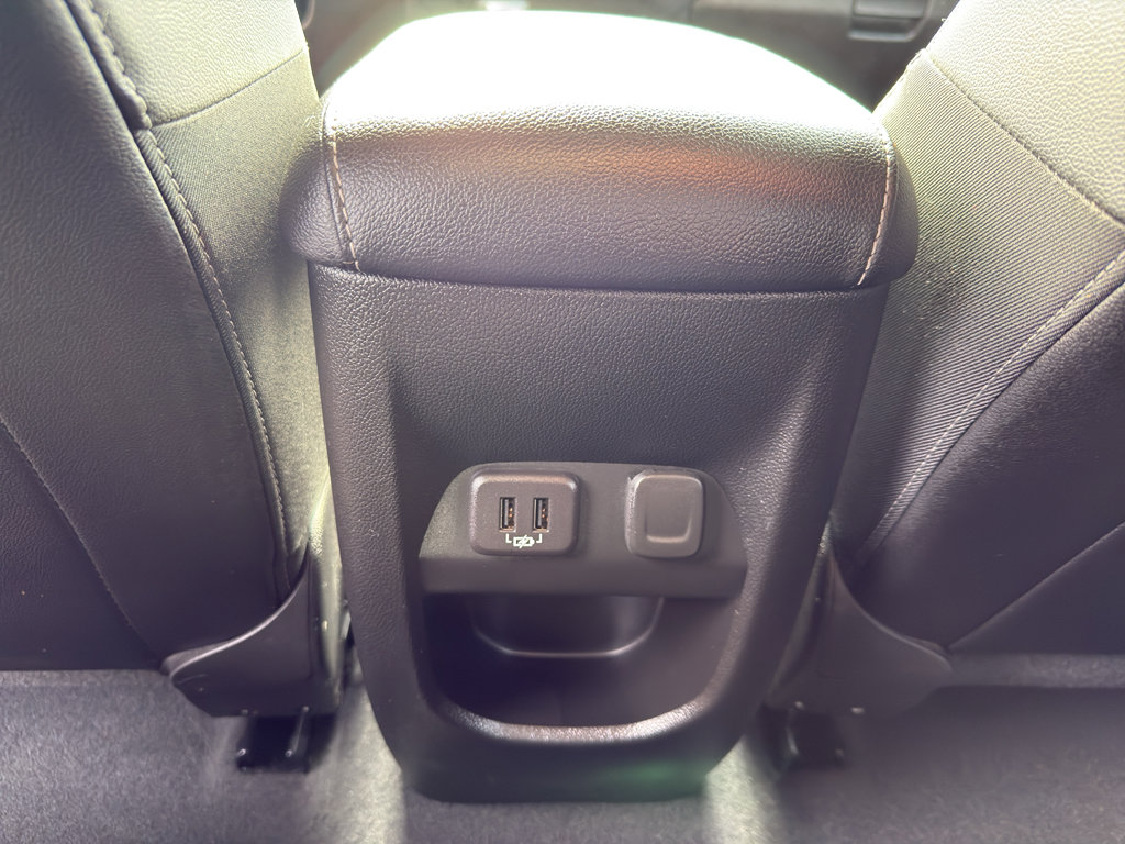 Used 2022 Chevrolet Colorado LT w/ Luxury Package image 32