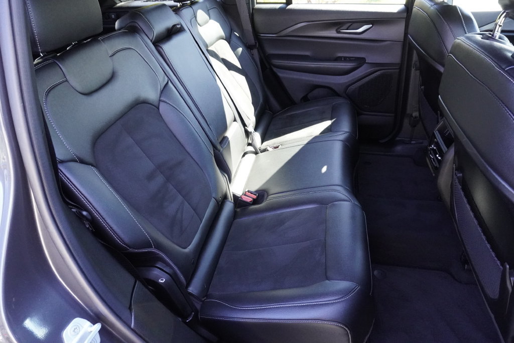 Used 2024 Jeep Grand Cherokee Altitude AWD/4WD image 27