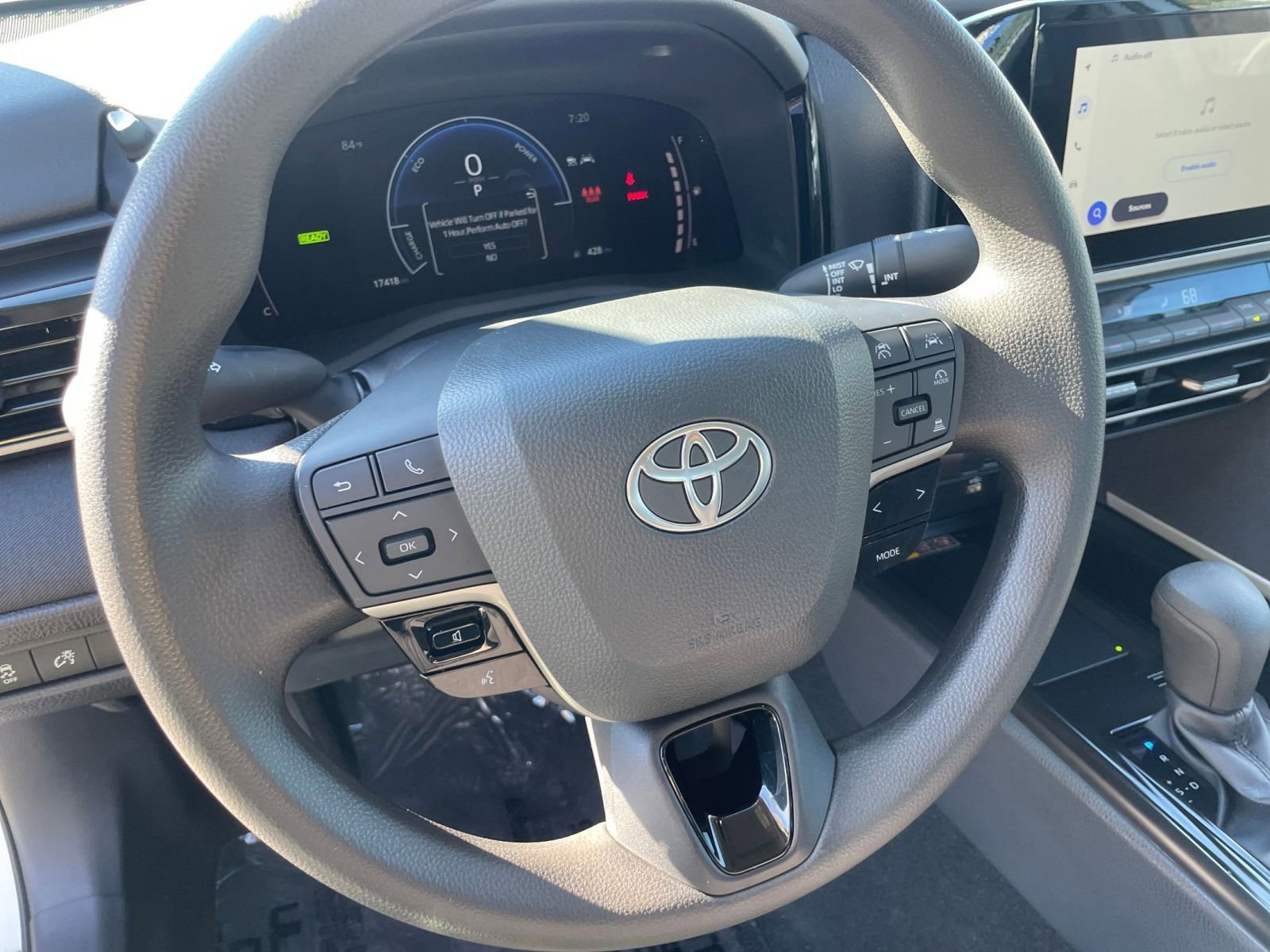 Used 2025 Toyota Camry LE image 28