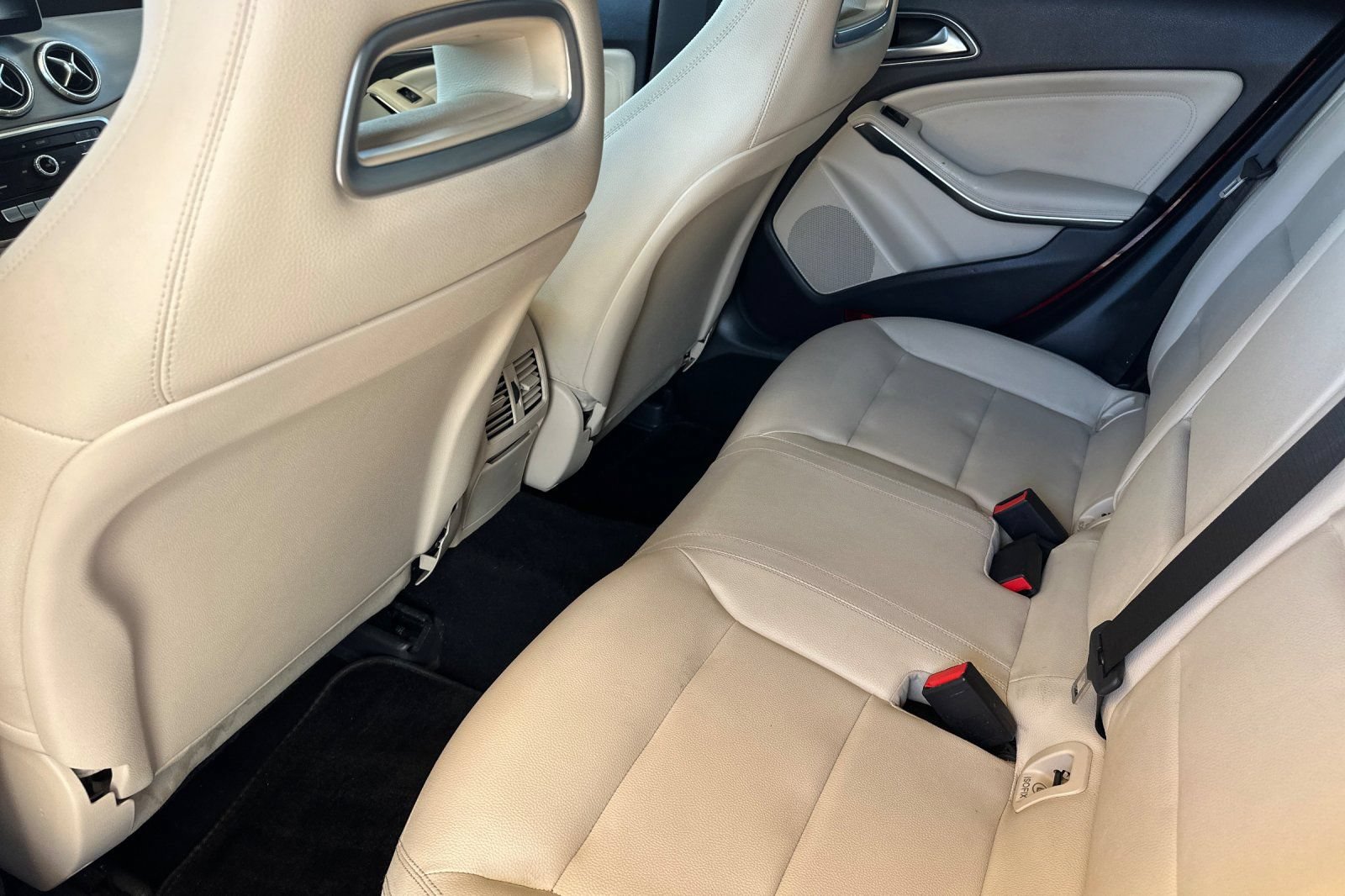 Used 2017 Mercedes-Benz CLA 250 image 12