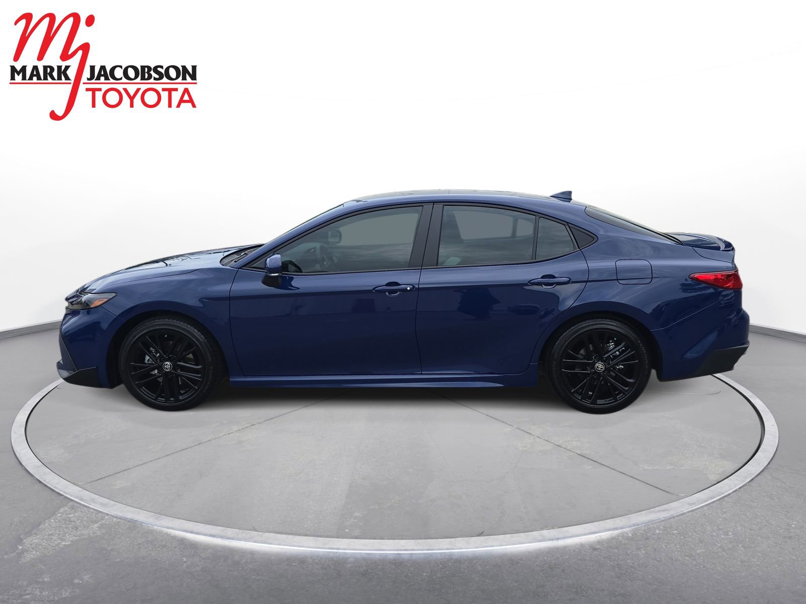 Used 2026 Toyota Camry SE FWD image 8