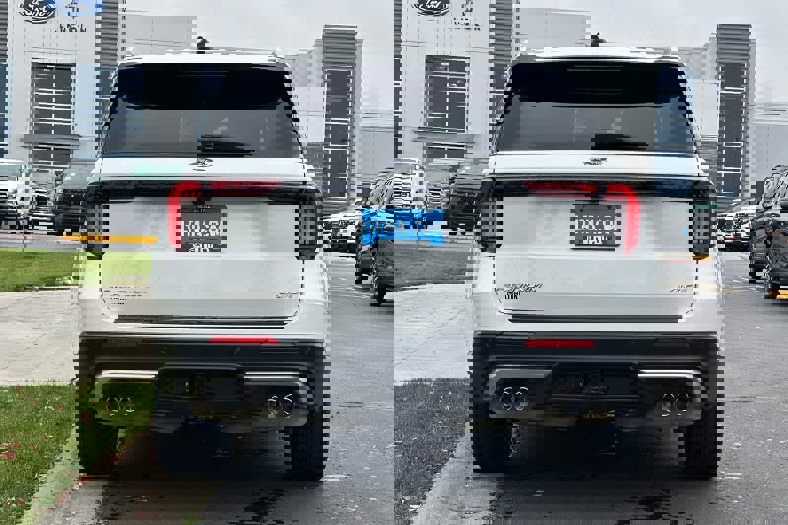 Certified 2025 Ford Explorer Platinum w/ Ultimate Package image 7