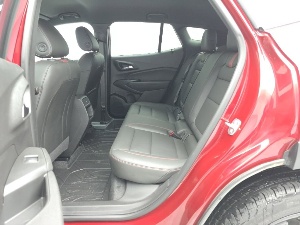 Used 2024 Chevrolet Trax RS w/ Driver Confidence Package image 40