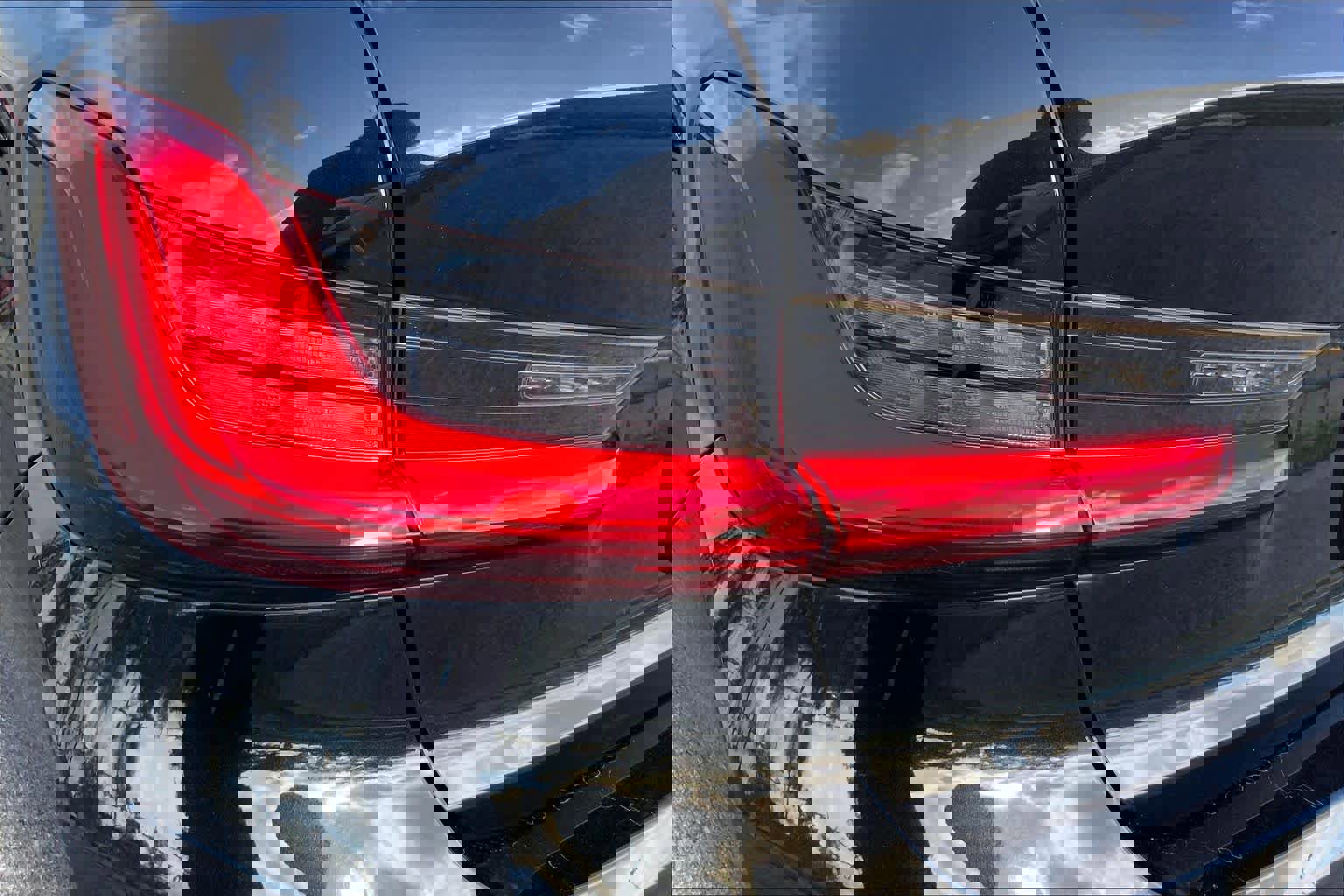 Used 2019 BMW 330i Sedan w/ Driving Assistance Package image 27