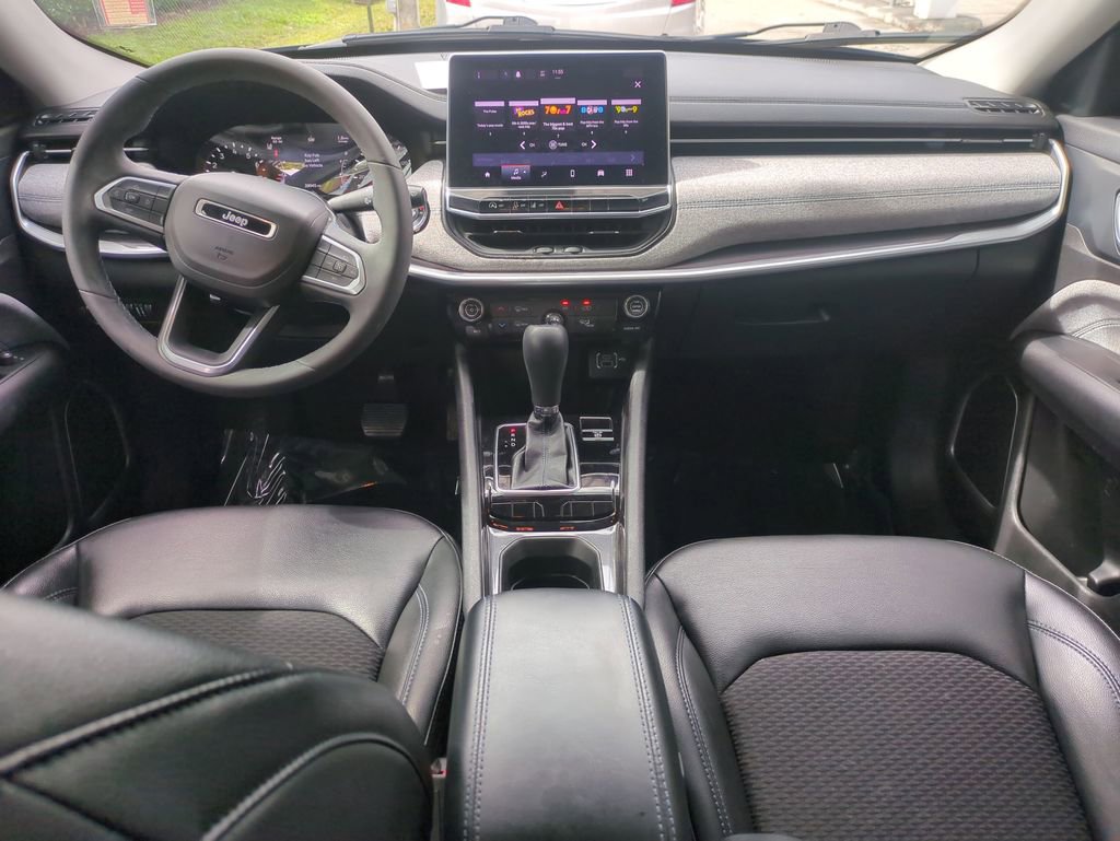 Certified 2022 Jeep Compass Latitude image 16