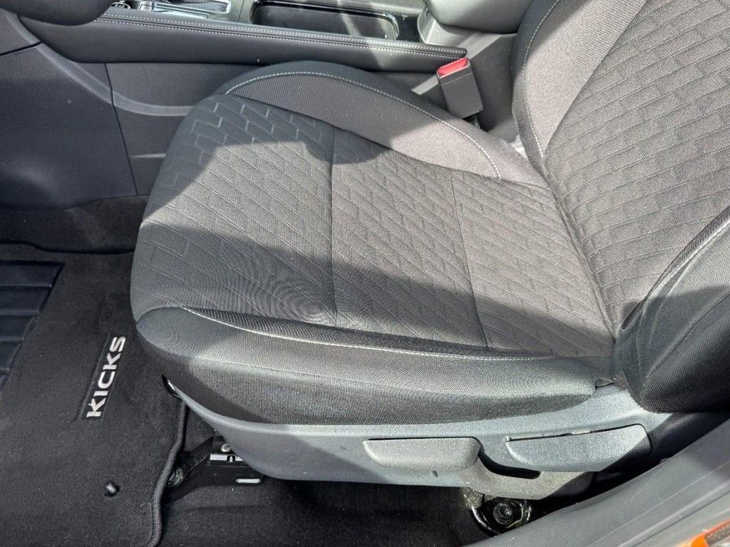 Used 2024 Nissan Kicks SV image 14