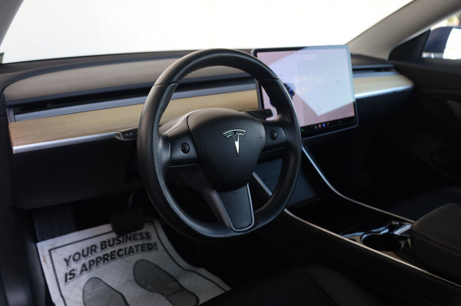 Used 2018 Tesla Model 3 Long Range RWD image 16